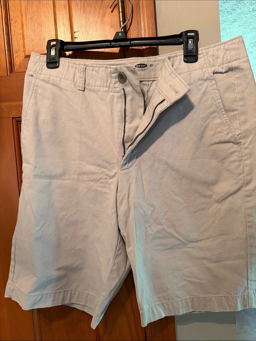 Old Navy Men's Light Khaki Flat-Front Shorts